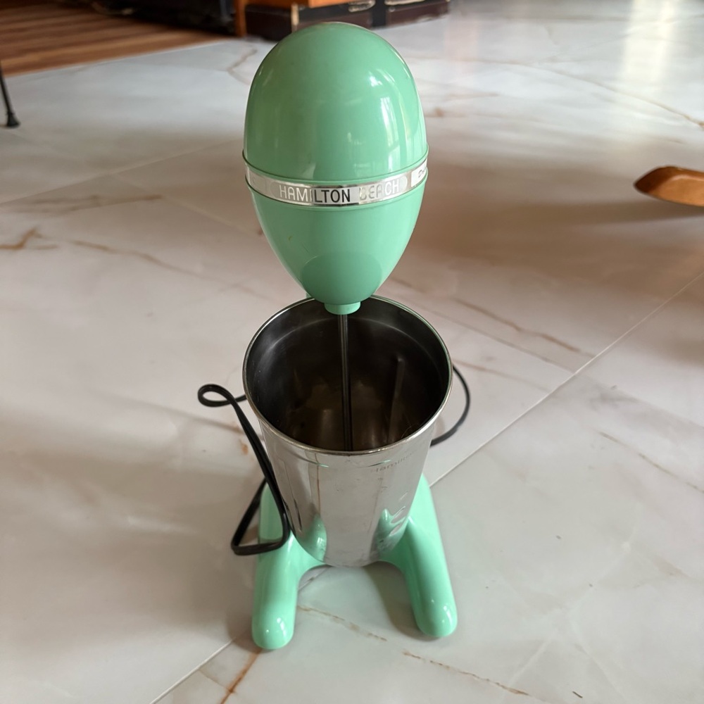 Hamilton Beach Vintage Milkshake Mixer - Picture 2 of 3